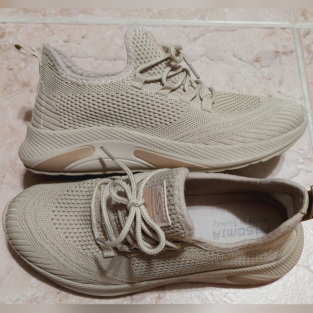 Pasomia Beige Knit memory foam Sneakers size 37